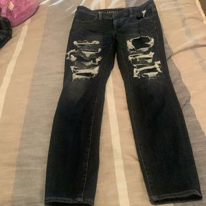 American Eagle high-rise jeggiinh with patches under the holes